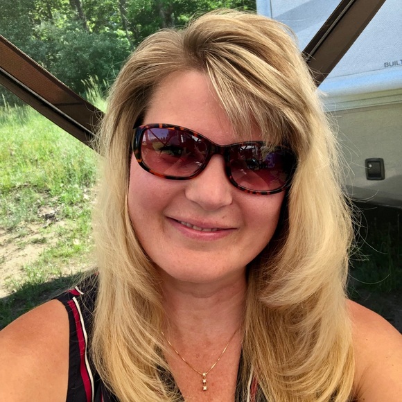 Meet your Posher, Alanna - Picture 2 of 2